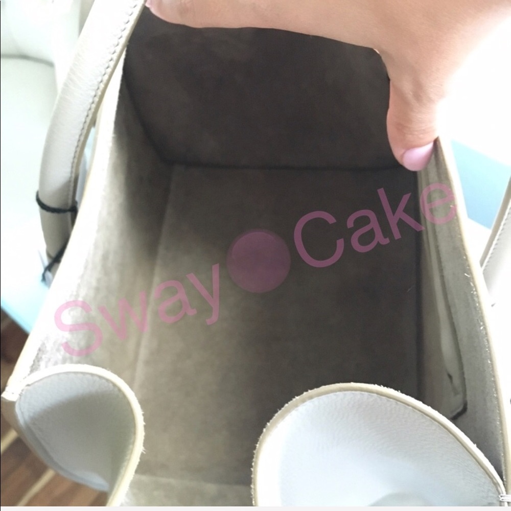 Céline MEDIUM PHANTOM BAG IN GRAINED CALFSKIN - Picture 6 of 7